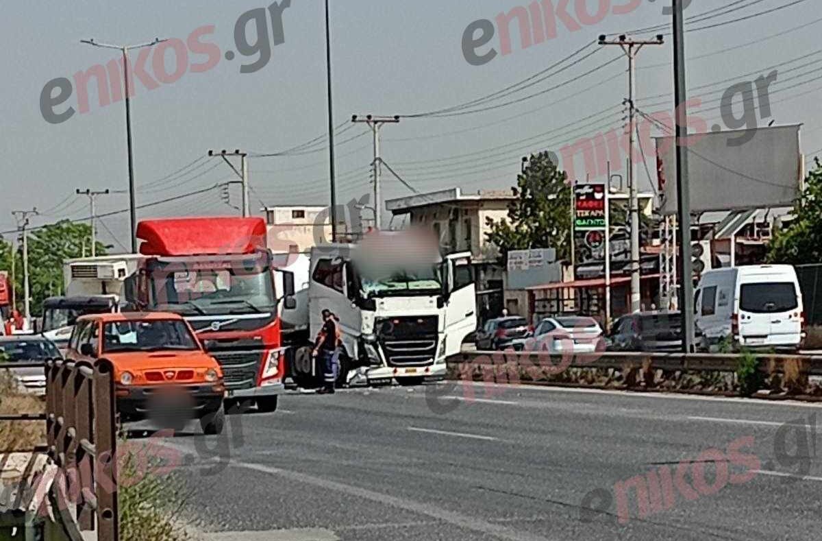 Τροχαίο στον Ασπρόπυργο: Συγκρούστηκαν δύο νταλίκες – ΦΩΤΟ αναγνώστη