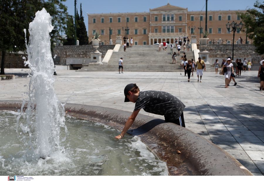 Διαφωνία μετεωρολόγων για τον «μίνι» καύσωνα: 40αρια «βλέπει» ο Τσατραφύλλιας – «Ας μη βιαζόμαστε» λέει ο Κολυδάς