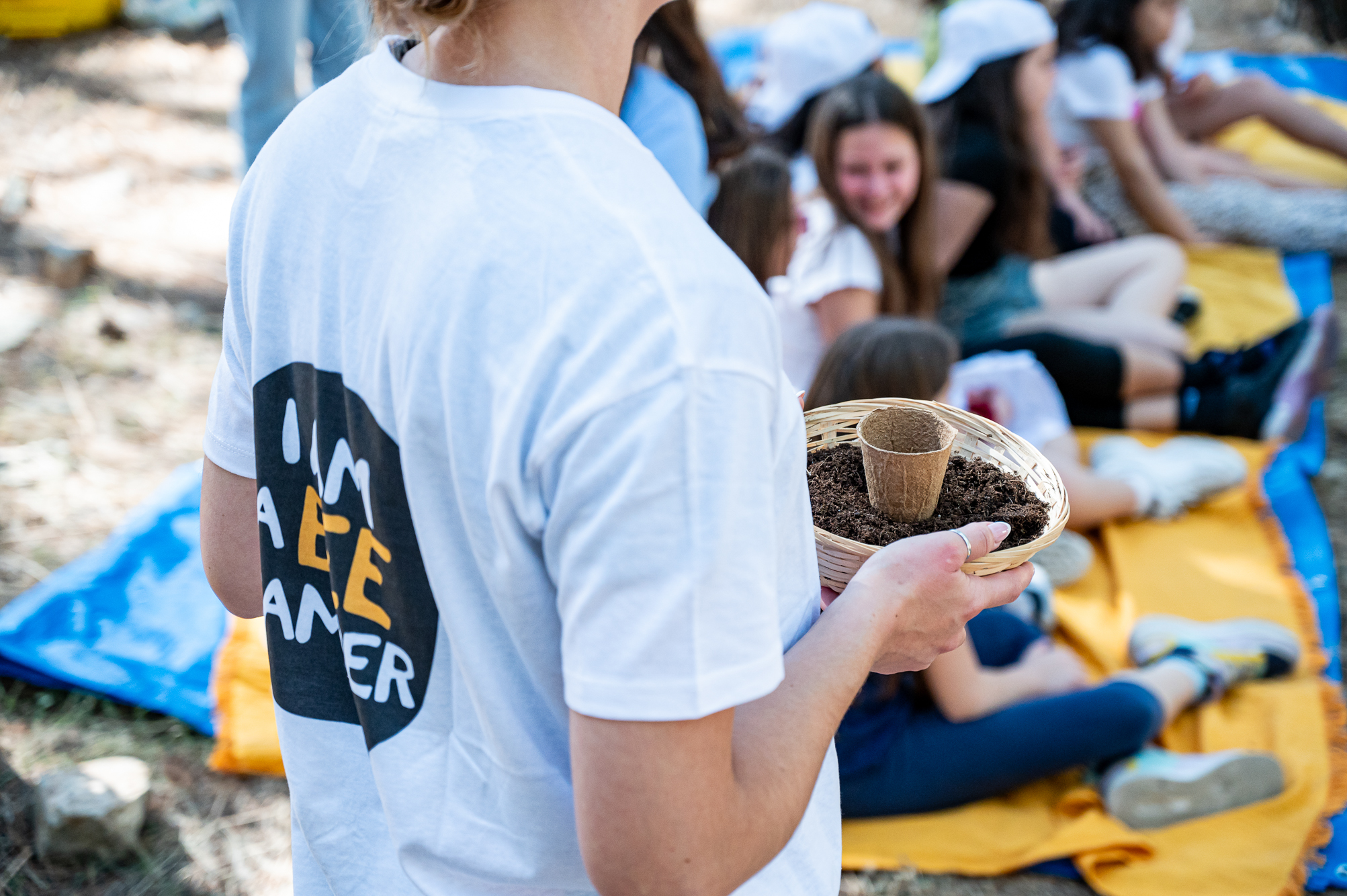 Μαθαίνοντας για τις μέλισσες, σώζουμε τον Πλανήτη: Εκπαιδευτικά εργαστήρια για παιδιά από την HELLENiQ energy