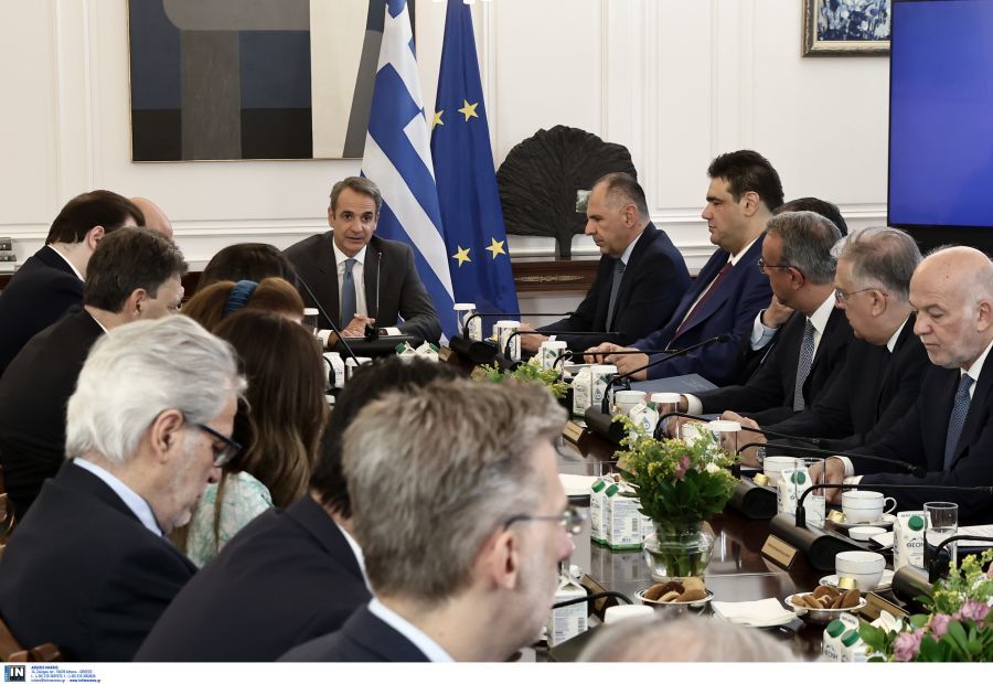 Μητσοτάκης υπουργικό