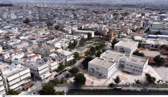 Ανακαινίζω