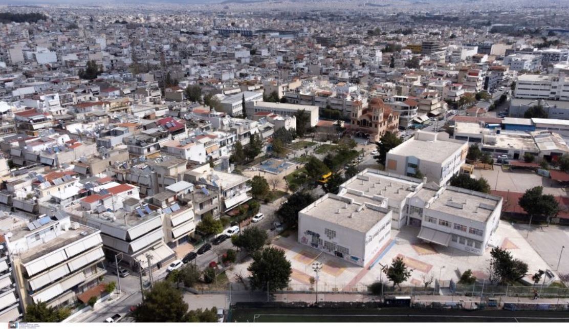 Ανακαινίζω