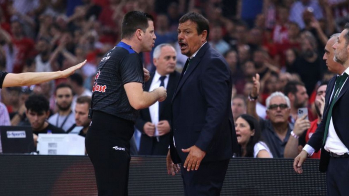 Ολυμπιακός – Παναθηναϊκός: Ένταση στο φινάλε του 2ου τελικού της Basket League – Αποβλήθηκε ο Αταμάν