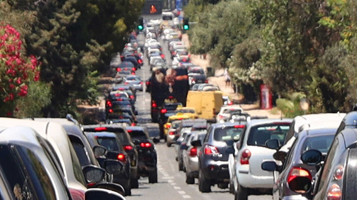 Κυκλοφοριακές ρυθμίσεις έως τις 30 Ιουνίου στη Λεωφόρο Ποσειδώνος λόγω εργασιών