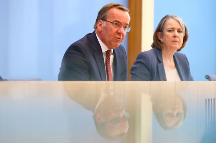 Γερμανία: Ανακοίνωσε σχέδια για εθελοντική στρατιωτική θητεία – «Τον Πούτιν δεν τον ενδιαφέρει μόνο η Ουκρανία»