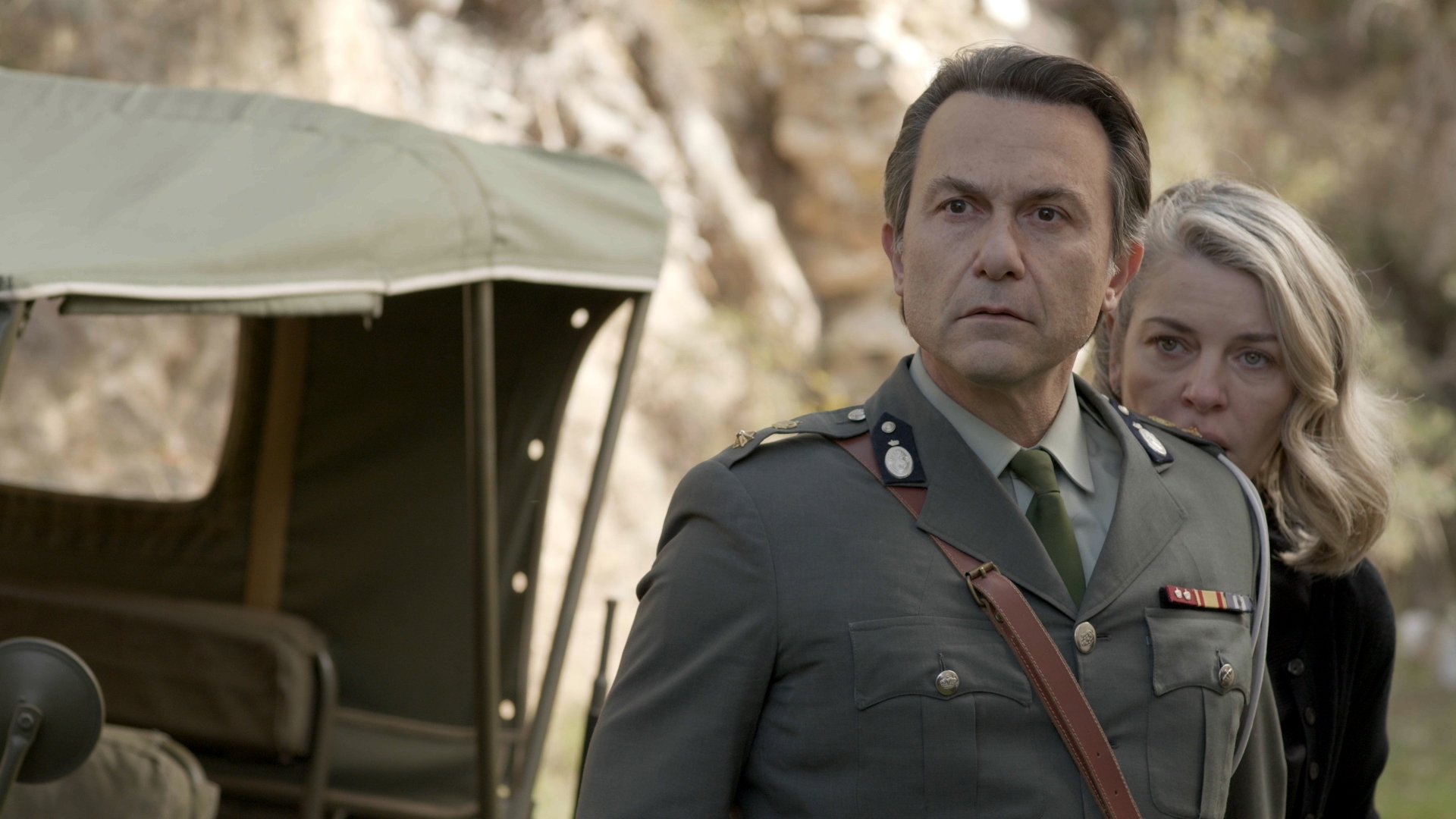 Το προξενιό της Ιουλίας: Ο Στασινόπουλος βρίσκει τον Γιωργίκη δολοφονημένο – Η Ιουλία σε σοκ