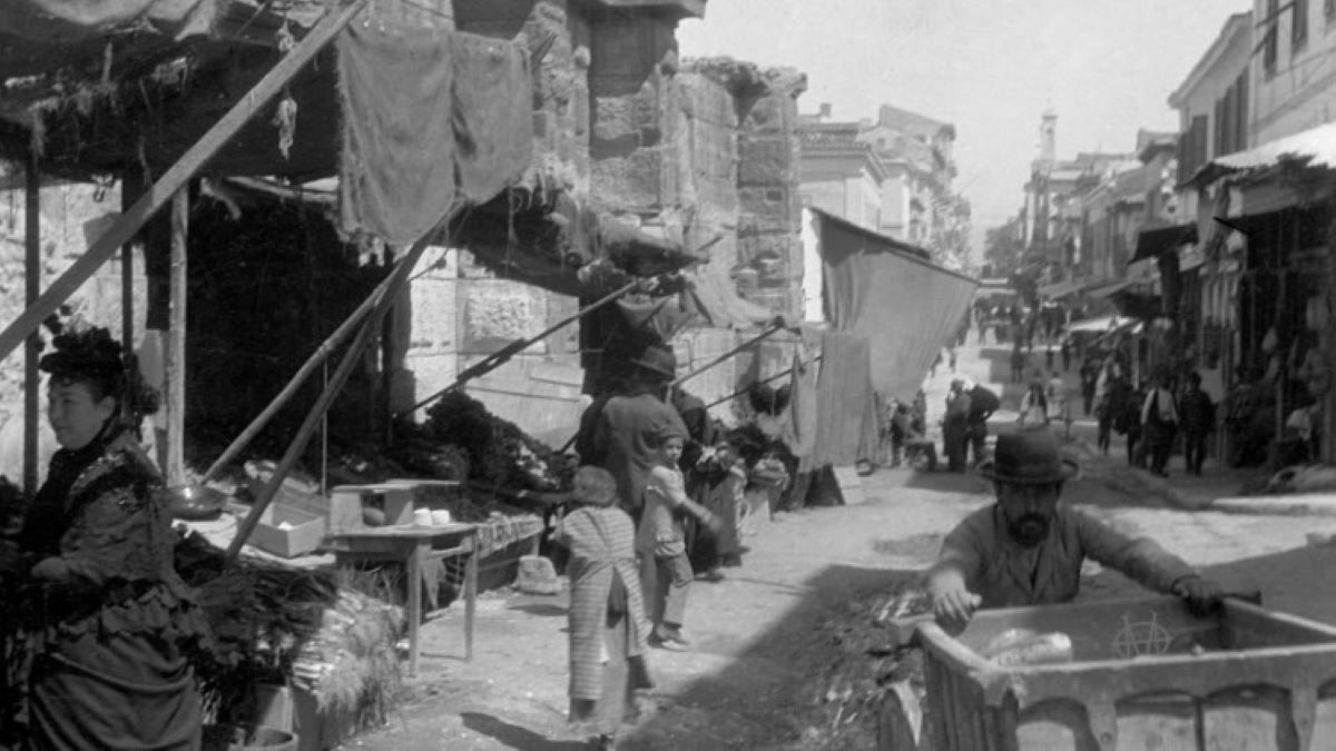 Κουίζ για την παλιά Αθήνα: Αναγνωρίζετε την οδό; Είναι από τις πιο γνωστές στο κέντρο της πόλης