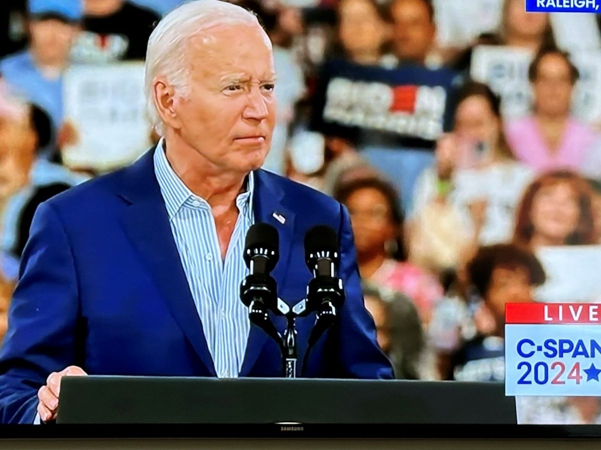ΗΠΑ: Πανικός στους Δημοκρατικούς μετά την εμφάνιση Μπάιντεν στο ντιμπέιτ – Γρήγορες κινήσεις ή ψύχραιμη αντίδραση το δίλημμα που αντιμετωπίζουν