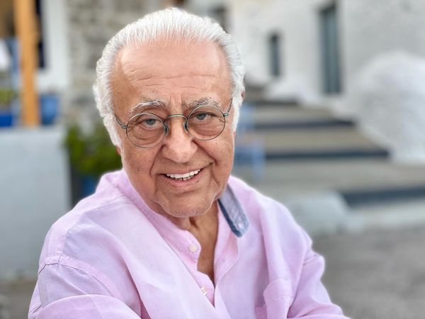 Πέθανε ο Τάσος Μπιρσίμ – Ήταν ο προσωπικός σκηνοθέτης του Ανδρέα Παπανδρέου