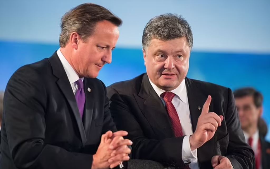 Θύμα Ρώσων φαρσέρ ο Βρετανός ΥΠΕΞ Ντέιβιντ Κάμερον – Τον είχαν πείσει ότι συνομιλεί με τον Ουκρανό πρώην πρόεδρο Ποροσένκο