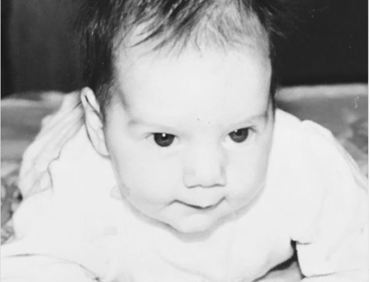 παρουσιάστρια- Δανάη Μπάρκα- παιδί