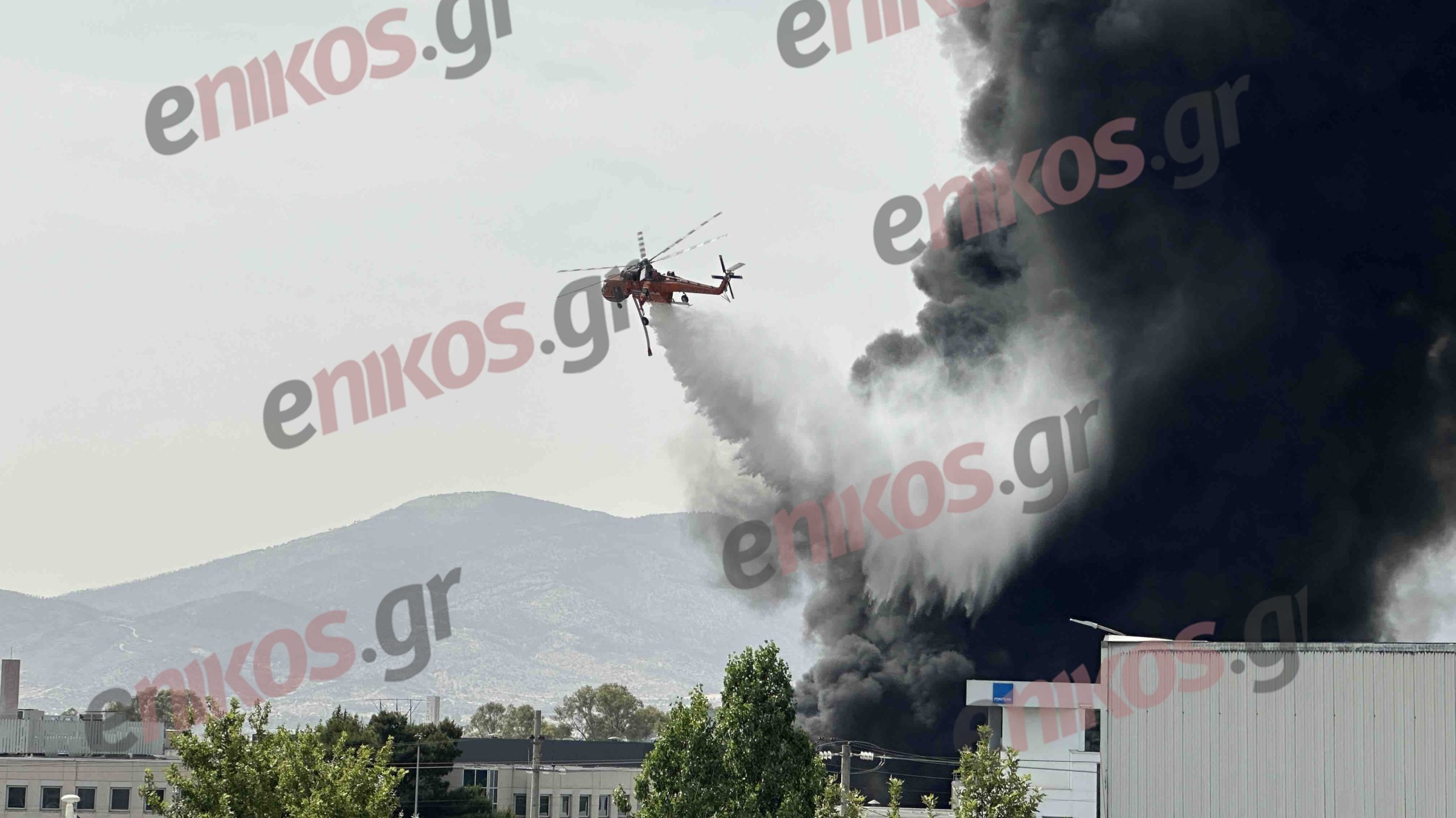 Κηφισιά: Στον σύζυγο της πρώην υφυπουργού Μίνας Γκάγκα ανήκει το εργοστάσιο που καίγεται – «Δεν υπάρχουν εγκλωβισμένοι» λέει η ίδια