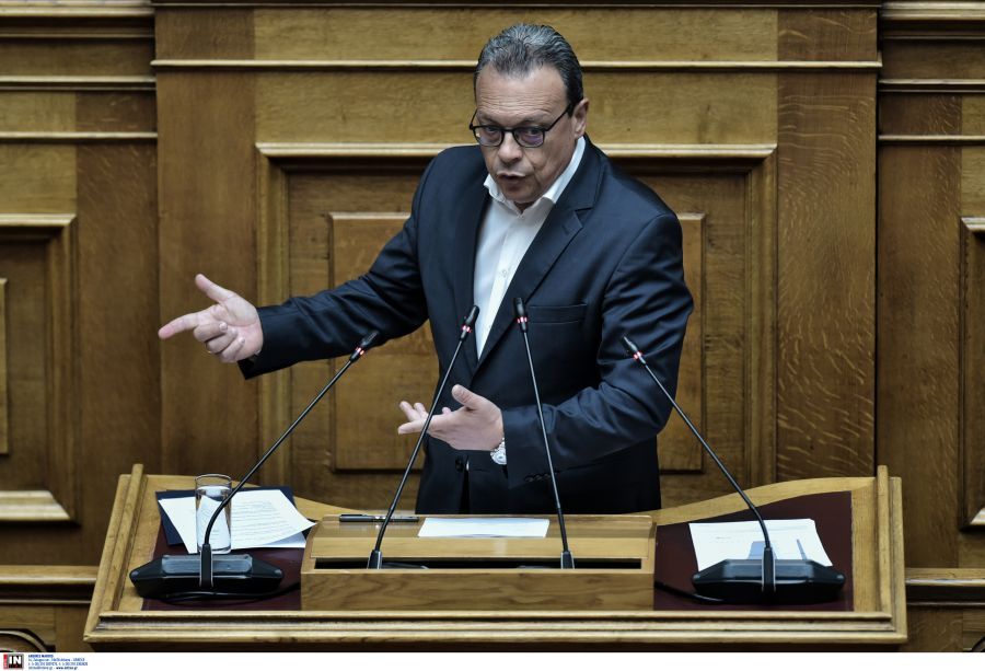 Φάμελλος: Να εξηγήσει ο κ. Μητσοτάκης γιατί βάζει στο στόχαστρο τους ελεύθερους επαγγελματίες και τους αυτοαπασχολούμενους