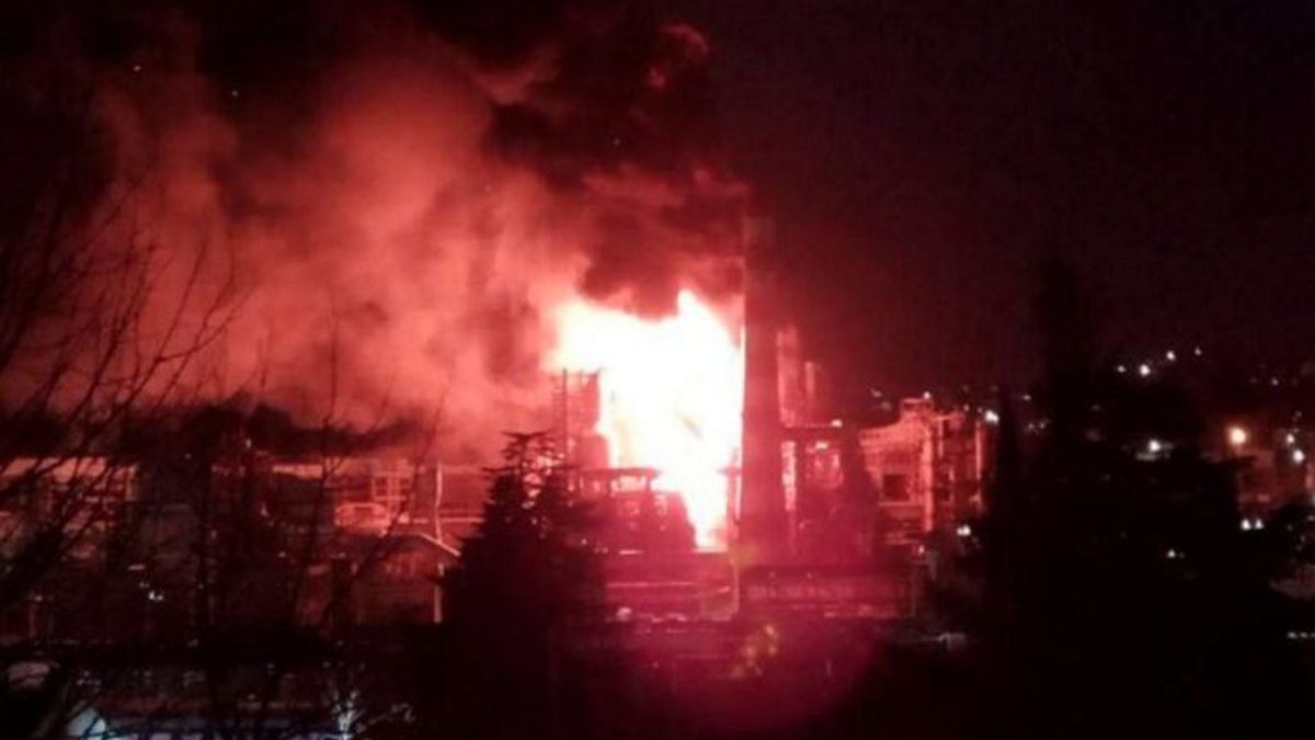 Στις φλόγες διυλιστήριο στη νότια Ρωσία μετά από ουκρανική επίθεση με drones – Δεν υπάρχουν θύματα
