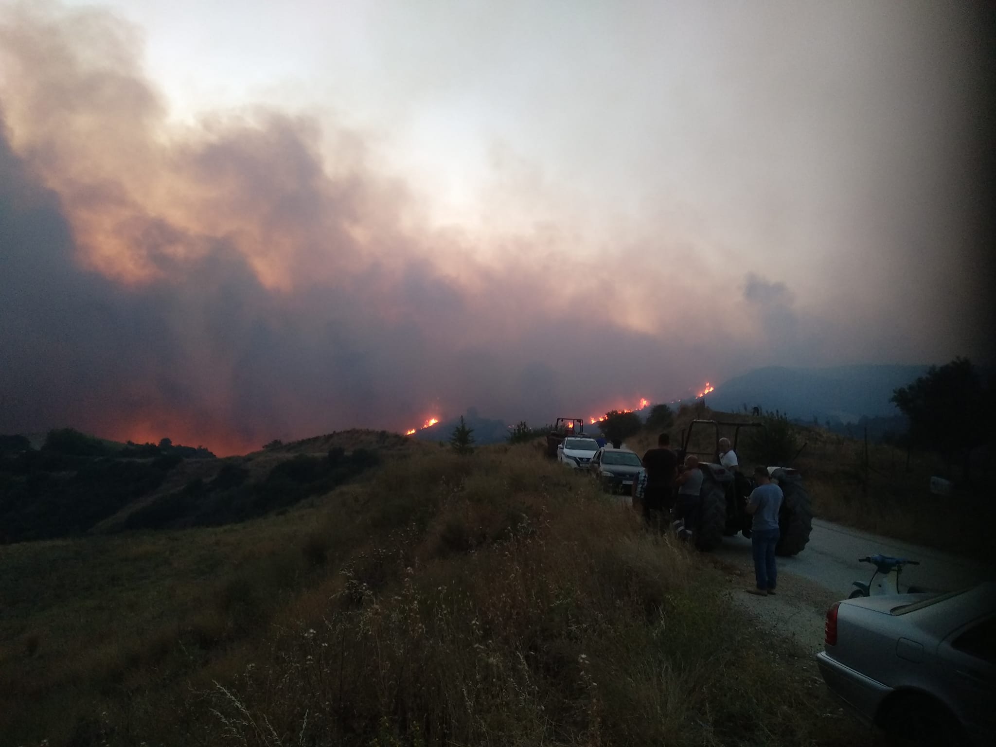 Live – Σε πύρινο κλοιό η χώρα: Στην Πηνεία Ηλείας το πιο μεγάλο μέτωπο – Βελτιωμένη η εικόνα των πυρκαγιών