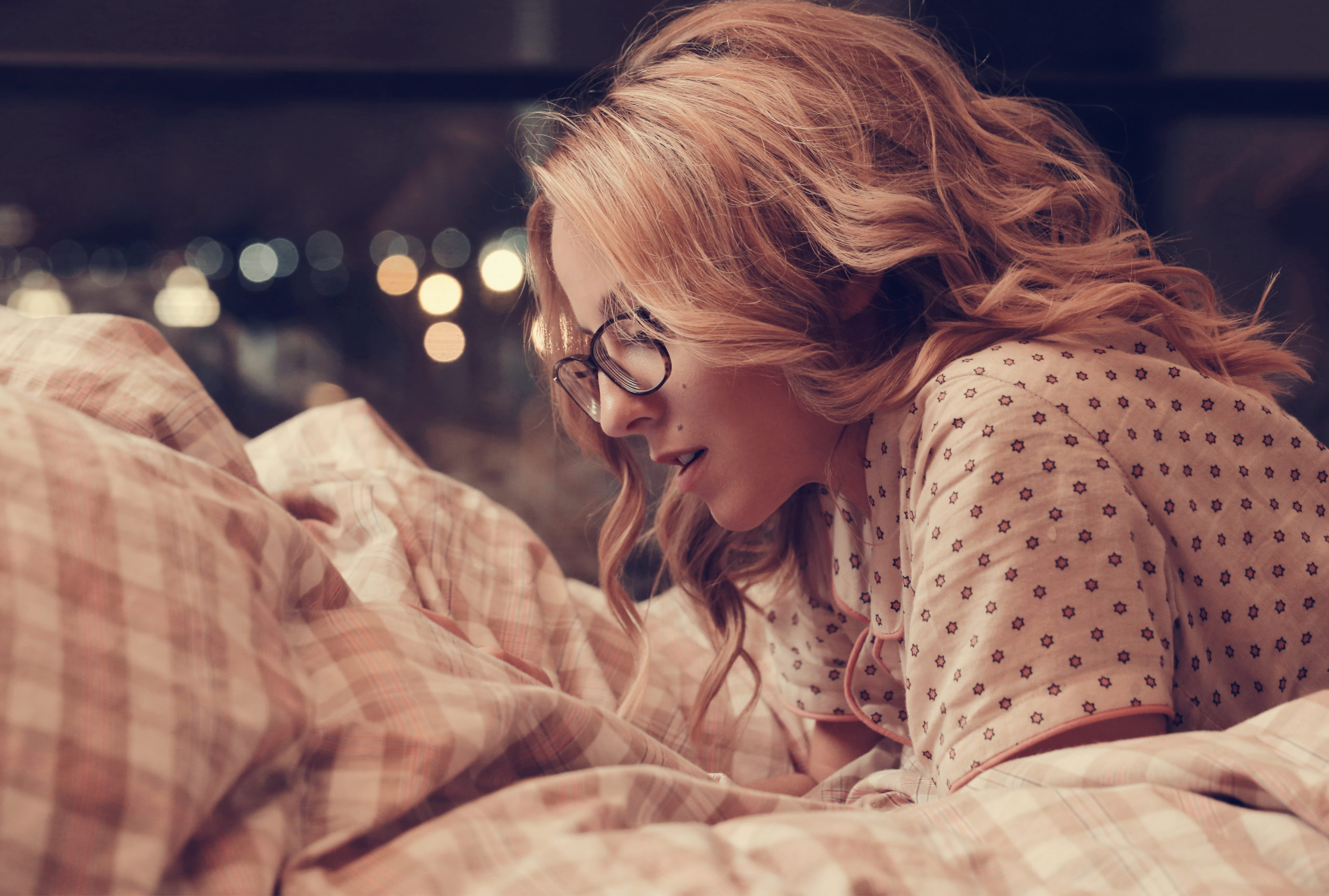 Ύπνος: Ποια είναι η καλύτερη θέση για να κοιμηθείτε πιο άνετα όταν έχει καύσωνα