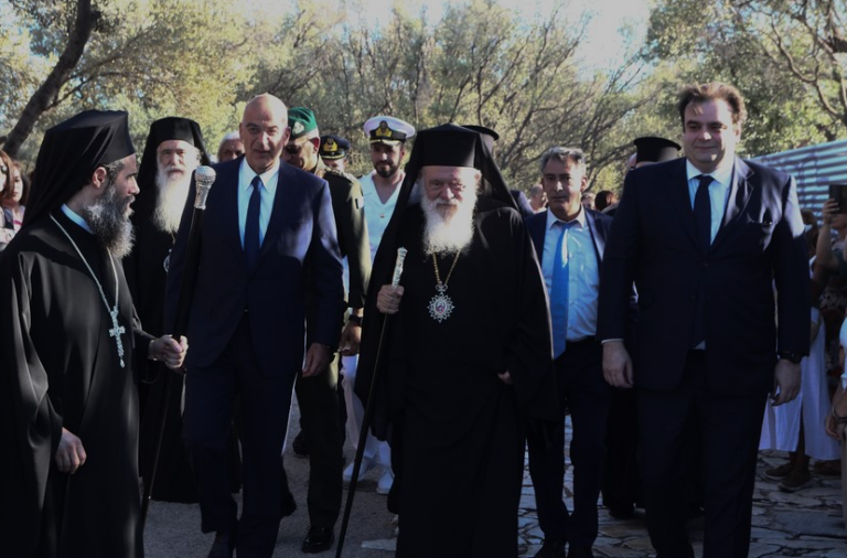 Αρχιεπίσκοπος Ιερώνυμος: «Εύχομαι οι μορφές των αγίων μας να φωτίσουν όλους μας, να μας βγάλουν από τις δυσκολίες»