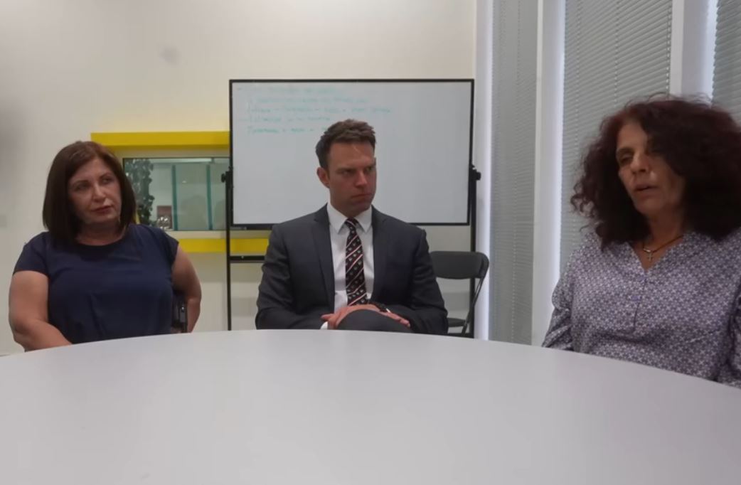 Κασσελάκης: Συναντήθηκε με μητέρες θυμάτων γυναικοκτονιών – «Δεν είστε μόνες σας»