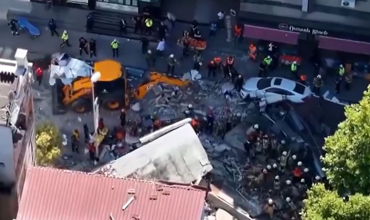 Κωνσταντινούπολη κατάρρευση κτιρίου