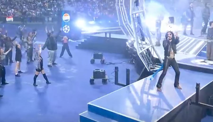 Champions League: Το φαντασμαγορικό σόου του Lenny Kravitz πριν από την σέντρα