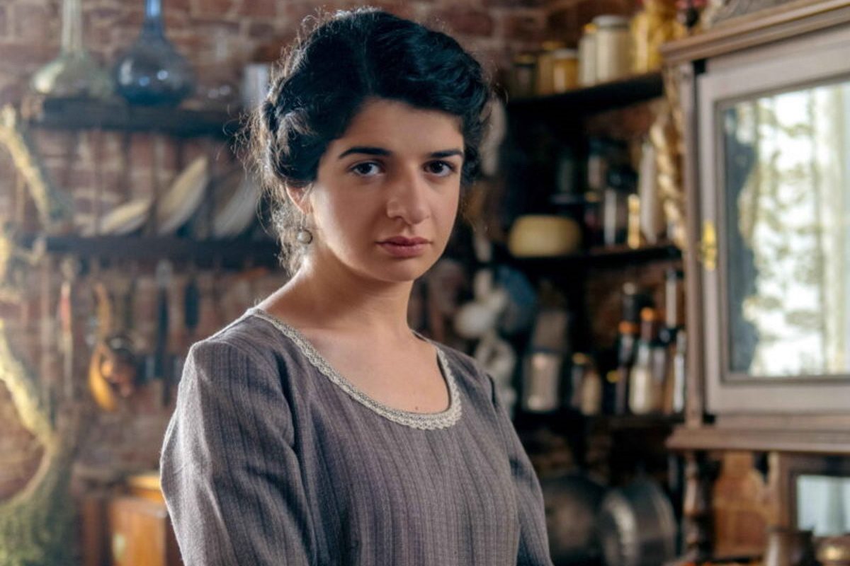 Άννα Λουιζίδη: Η Φρόσω από τις Ψυχοκόρες για πρώτη φορά στη θεατρική σκηνή