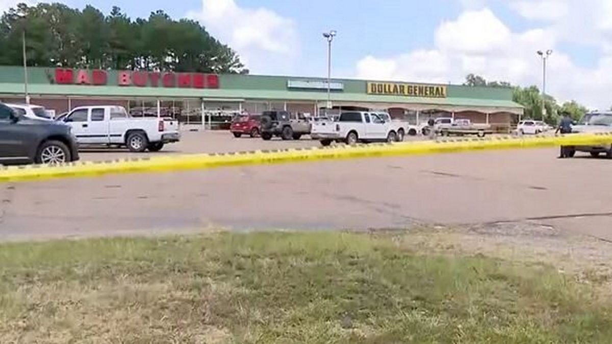 ΗΠΑ: Τρεις νεκροί και δέκα τραυματίες από πυροβολισμούς έξω από σούπερ μάρκετ στο Άρκανσο