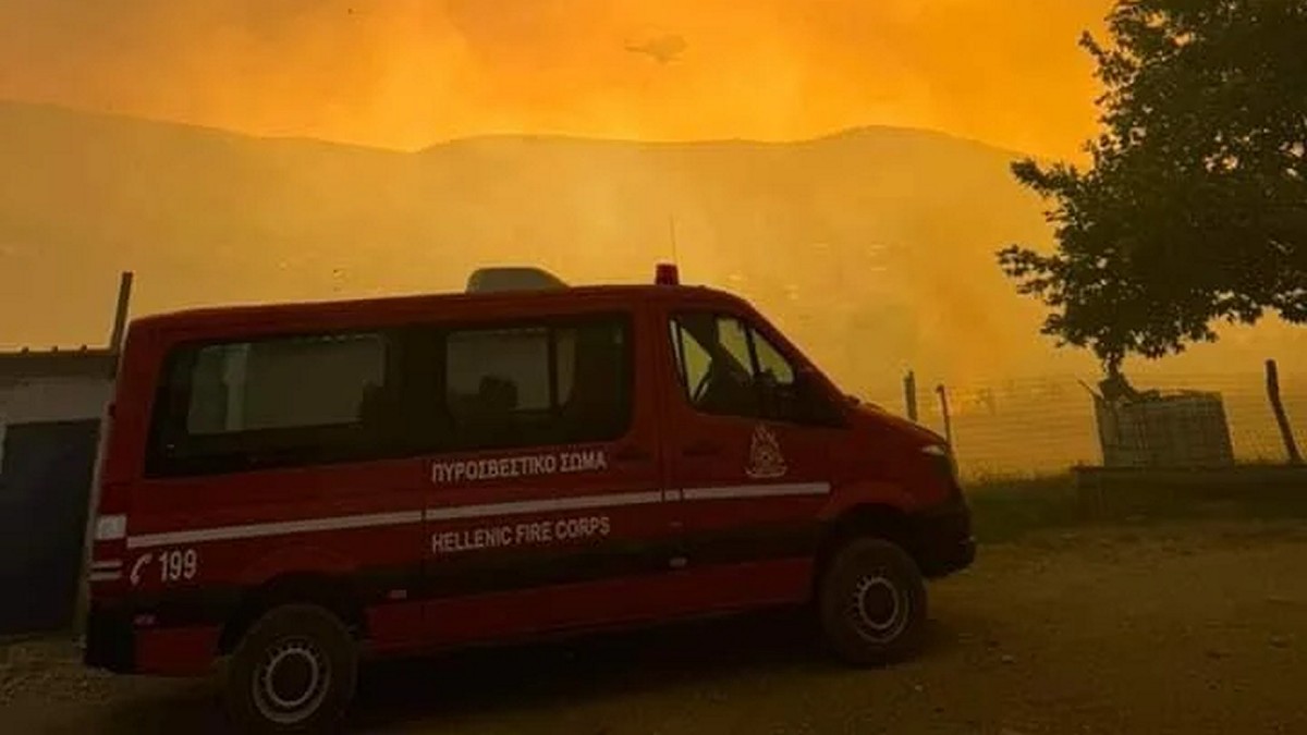 Φωτιές: Μάχη με τις φλόγες στην Ροδόπη – Δεν υπάρχει ενεργό μέτωπο στην Κερατέα – Παραμένουν δυνάμεις στο σημείο