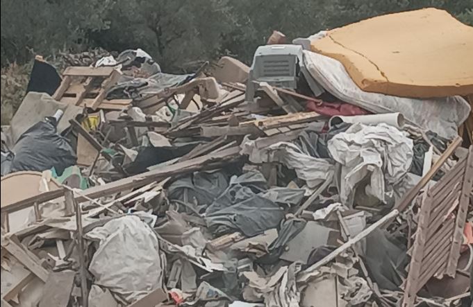 Αίγινα: Εστίες κινδύνου φωτιάς