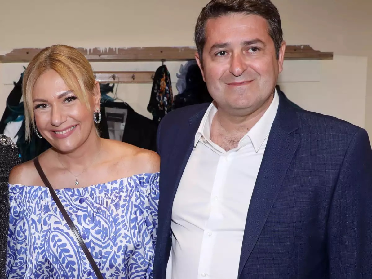 Τίνα Μεσσαροπούλου: Η τρυφερή ανάρτηση ύστερα από την ορκωμοσία του συζύγου της – «Θα είμαι πάντα δίπλα σου άγρυπνος φρουρός»