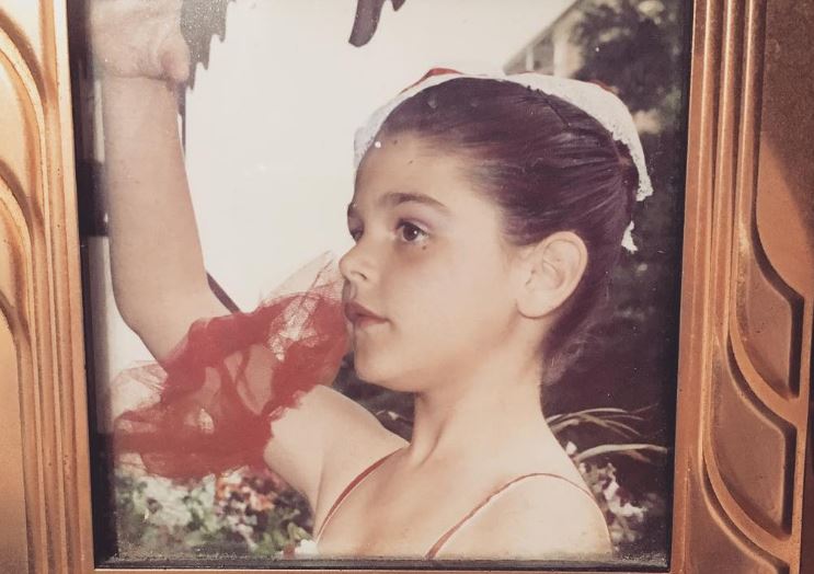 Το κοριτσάκι της φωτογραφίας συμμετείχε στη σειρά «Μην αρχίζεις τη μουρμούρα» – Μπορείτε να την αναγνωρίσετε;