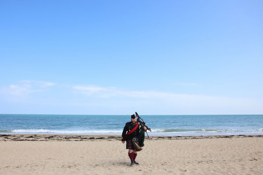 D-Day: Δείτε live τη μεγαλειώδη εκδήλωση για τα 80 χρόνια από την απόβαση στην Νορμανδία – Παρόντες 24 ηγέτες