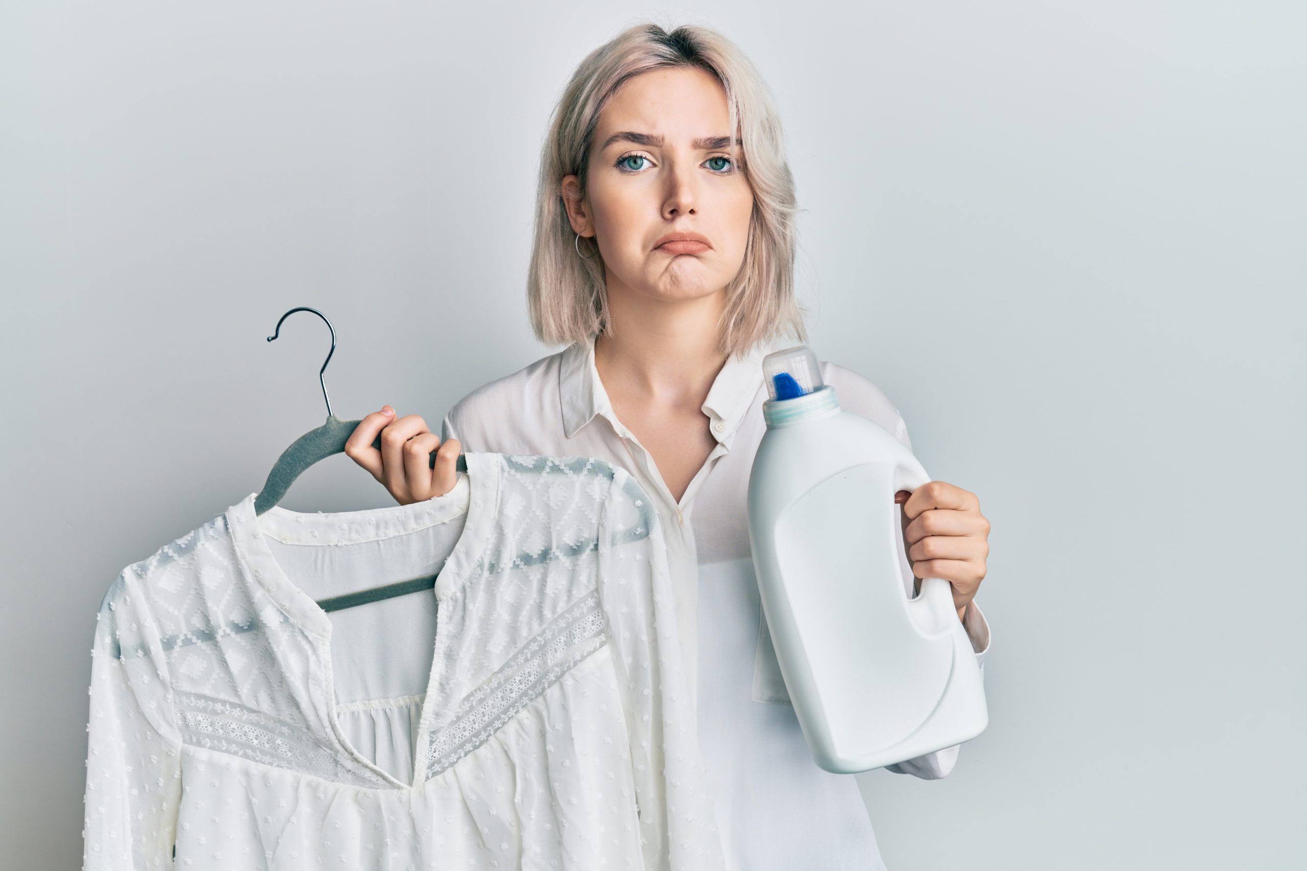 Τι σημαίνει το τριγωνικό σύμβολο στις ετικέτες των ρούχων