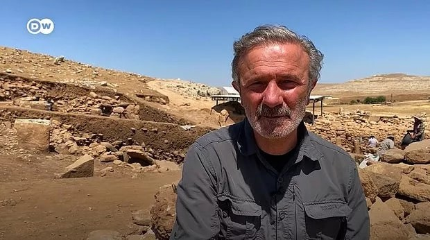 O καθηγητής στο τμήμα προϊστορίας στο Πανεπιστήμιο Κωνσταντινούπολης, Δρ. Necmi Karul