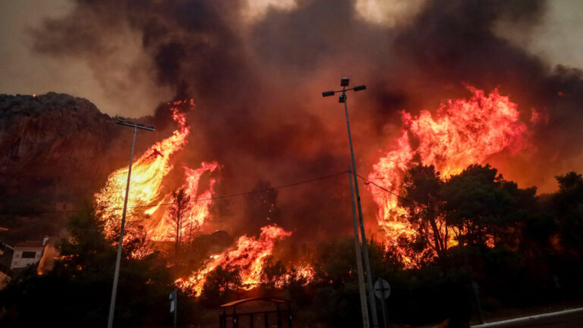 Σέρρες: Φωτιά στο Αχλαδοχώρι – Ήχησε το 112 – «Παραμείνετε σε ετοιμότητα»