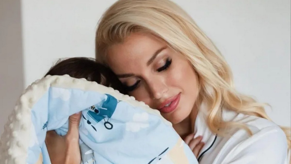 Κωνσταντίνα Σπυροπούλου: Η εμφάνιση με αξεσουάρ που λάτρευε η πριγκίπισσα Νταϊάνα