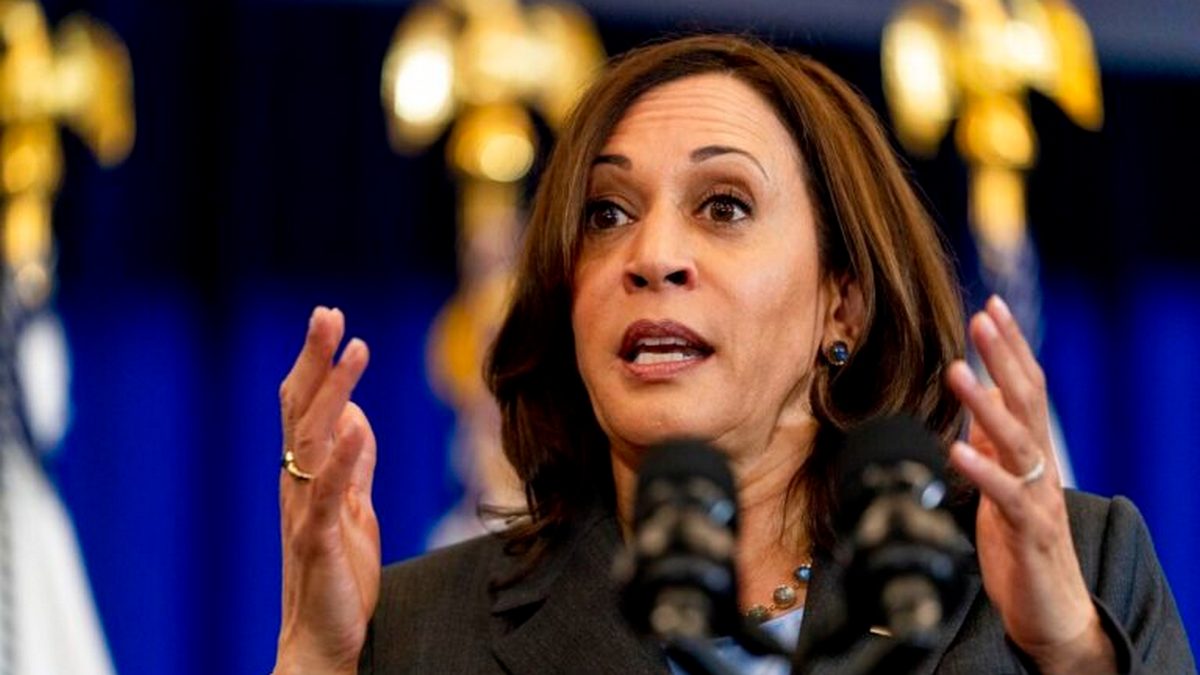 Κάμαλα Χάρις: Ζητάει ανοιχτά μικρόφωνα από τον Ντόναλντ Τραμπ στο πολυαναμενόμενο ντιμπέιτ τους