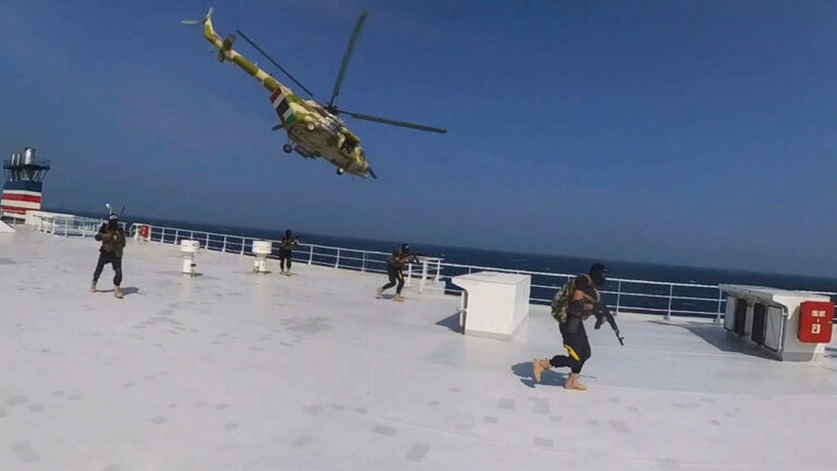 Χούθι: Επιτέθηκαν σε δεξαμενόπλοιο ελληνικών συμφερόντων – Προκλήθηκαν ζημιές