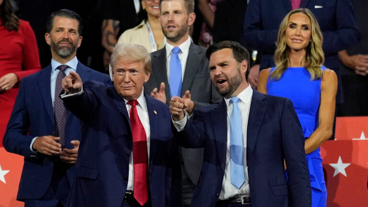 Τζέι Ντι Βανς: Αποκάλυψε τα πρώτα λόγια του Τραμπ: «Είσαι ο άνθρωπος που μπορεί να με βοηθήσει με τον καλύτερο τρόπο»