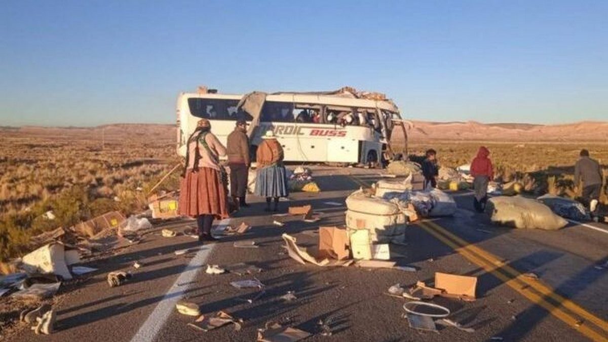 Βολιβία: Τουλάχιστον 16 νεκροί από τη σύγκρουση λεωφορείου με φορτηγό