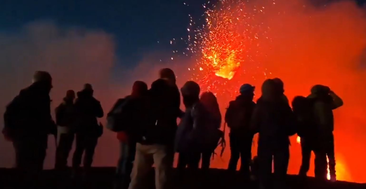 Ιταλία: Η Αίτνα «βρυχήθηκε» μετά από 4 χρόνια