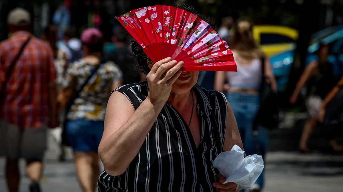 Καιρός: Μυρίζει… καλοκαίρι με υψηλές θερμοκρασίες και αφρικανική σκόνη – Αλλάζει απότομα το σκηνικό από την Κυριακή