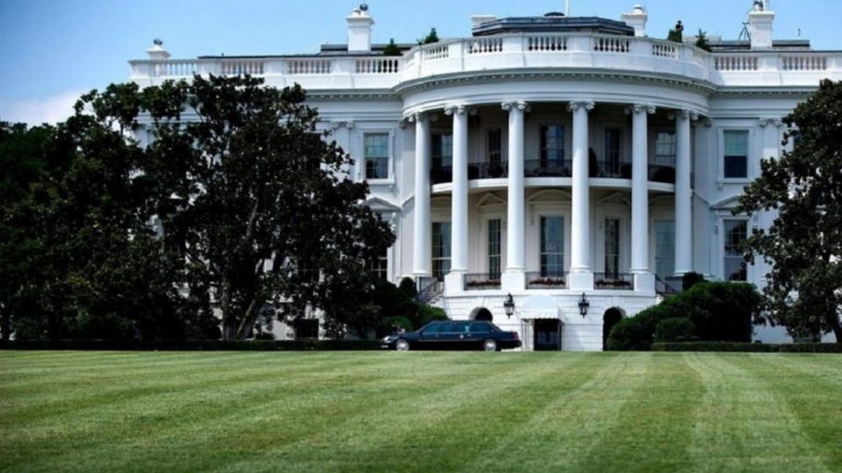 Λευκός Οίκος: «Γελοίες» οι αξιώσεις να παραιτηθεί ο πρόεδρος των ΗΠΑ Μπάιντεν