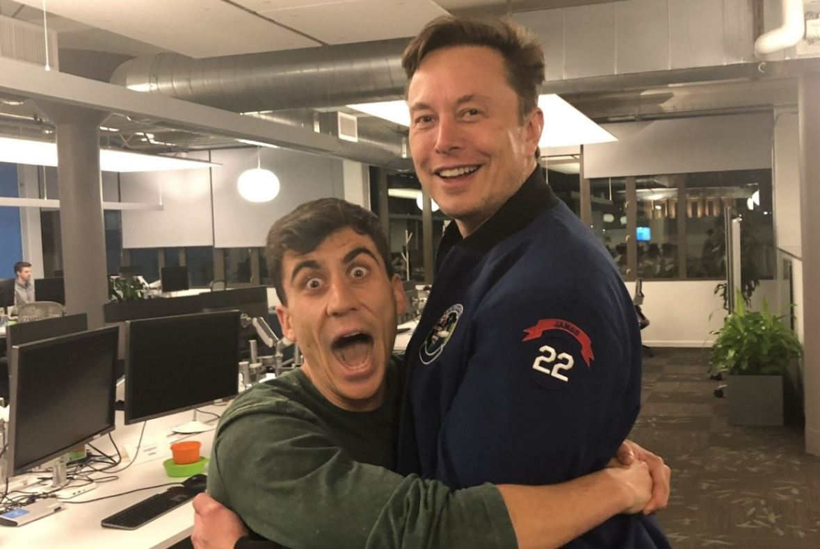 Έλον Μασκ – Φειδίας Παναγιώτου: Διαδικτυακοί διάλογοι με φόντο τις καταγγελίες για διαφάνεια στην Κομισιόν