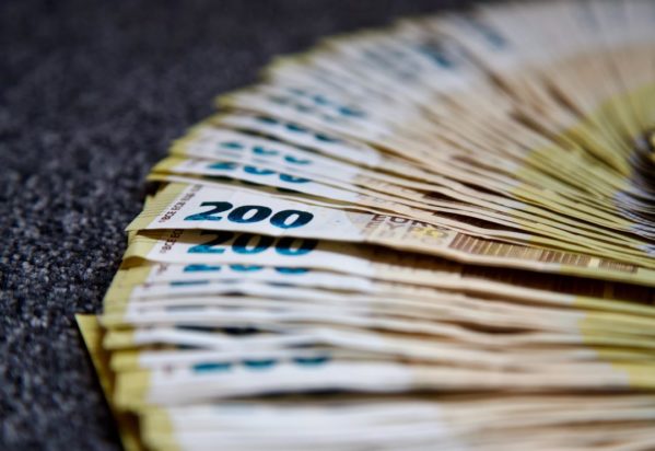 αναδρομικά