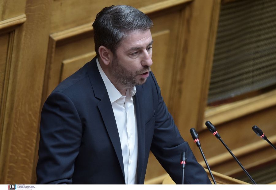 Ανδρουλάκης: Βαφτίζετε “μεταρρυθμίσεις” τα μπαλώματα, βάζοντας τα προβλήματα του Ε.Σ.Υ. κάτω από το χαλί