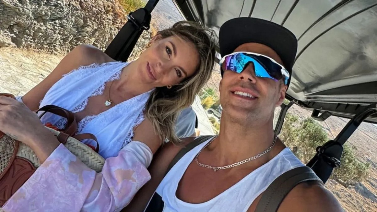 Αθηνά Οικονομάκου: Φωτογραφίζει τον Μπρούνο Τσερέλα στην πισίνα – «Άπειρο»