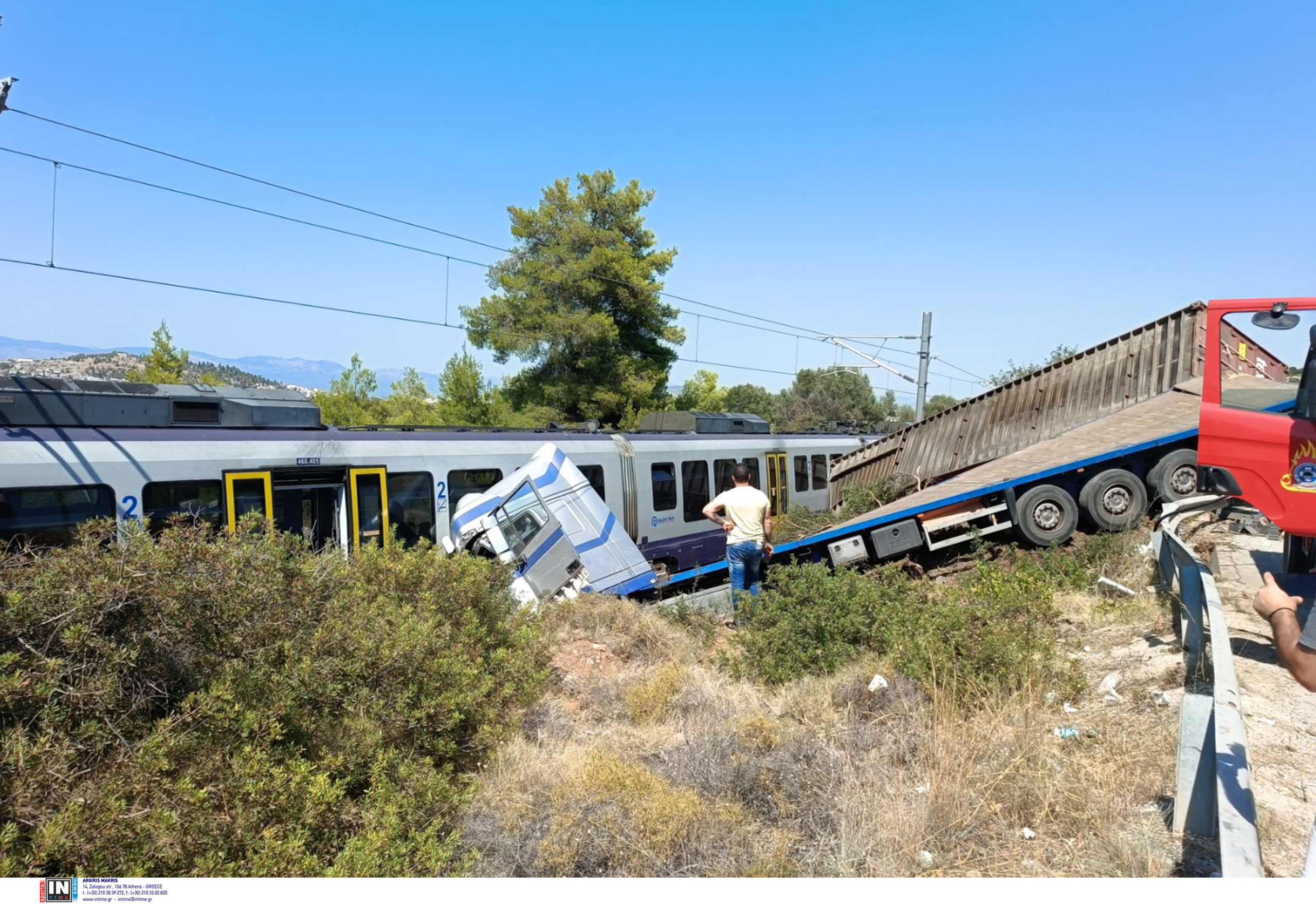 Αυλίδα: Τρένο με 130 επιβάτες συγκρούστηκε με φορτηγό – ΦΩΤΟ και ΒΙΝΤΕΟ