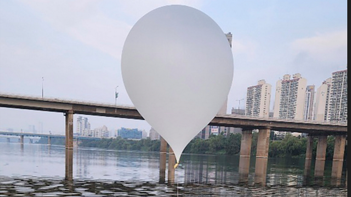 Νότια Κορέα: Η Βόρεια Κορέα στέλνει ξανά μπαλόνια με σκουπίδια