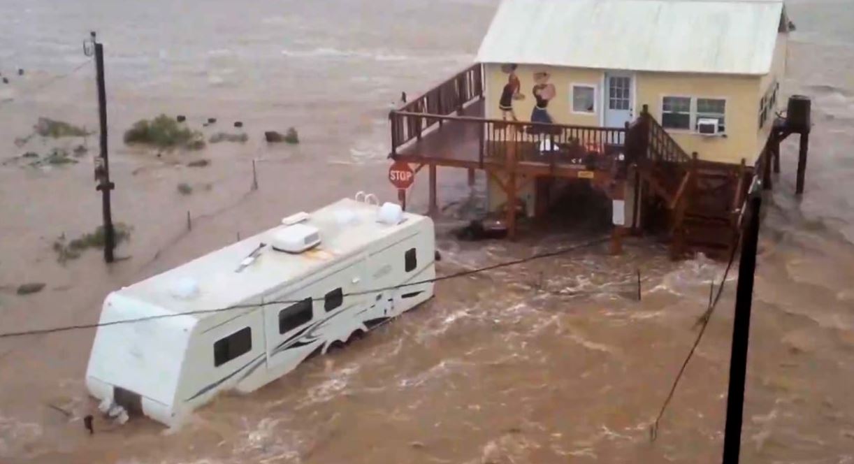 ΗΠΑ: Σάρωσε το Τέξας η καταιγίδα Μπέριλ – Συγκλονιστικά βίντεο από τις καταστροφές