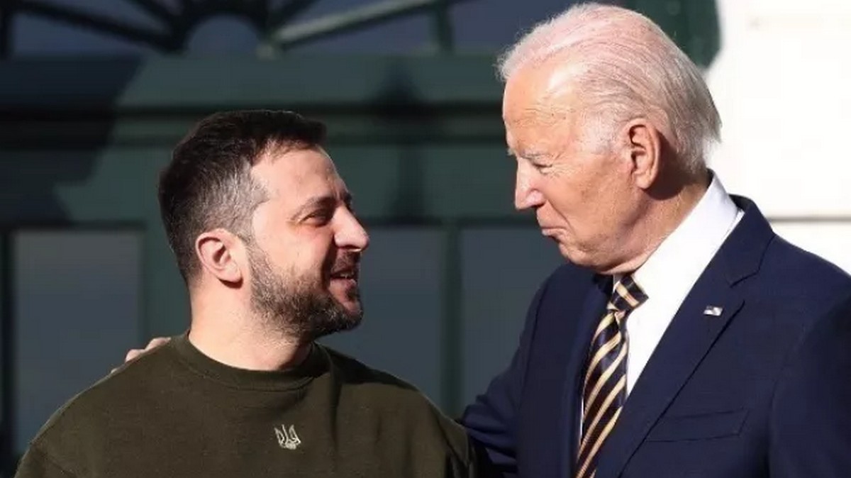 Βολοντίμιρ Ζελένσκι: Σέβεται τη «σκληρή, αλλά σθεναρή» απόφασή του Τζο Μπάιντεν να αποσυρθεί